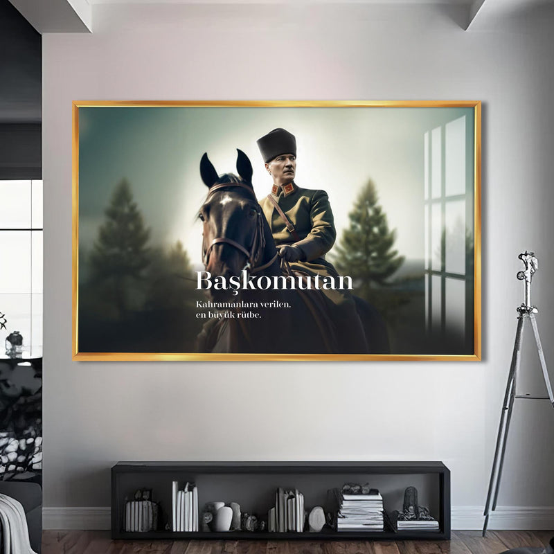 Başkomutan Atatürk Cam Tablo – Altın Çerçeveli Cam Tablo