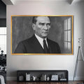 Kararlı Bakış Atatürk Cam Tablo – Altın Çerçeveli Cam Tablo
