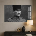 Askerî Üniformalı Atatürk Cam Tablo – Cam Tablo