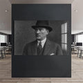 Fötr Şapkalı Atatürk Cam Tablo – Cam Tablo