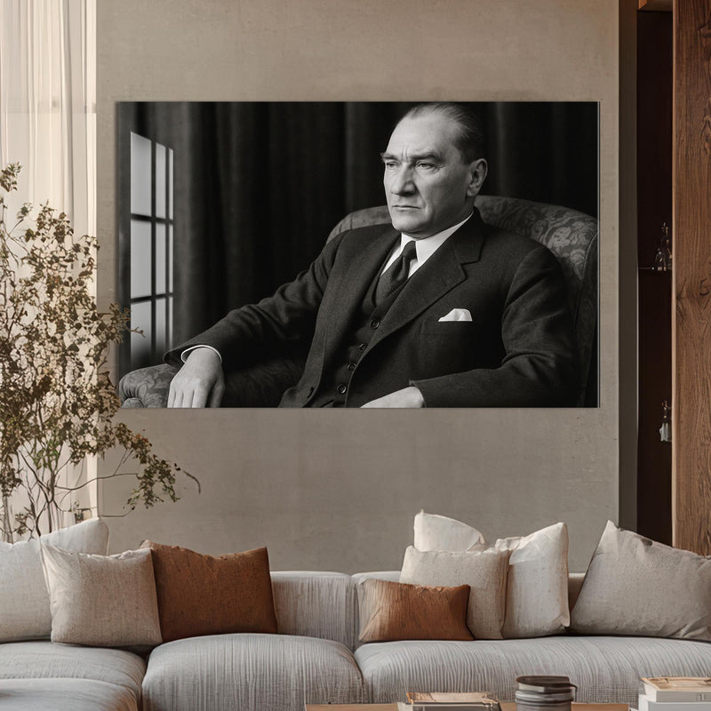 Koltukta Atatürk Cam Tablo – Cam Tablo