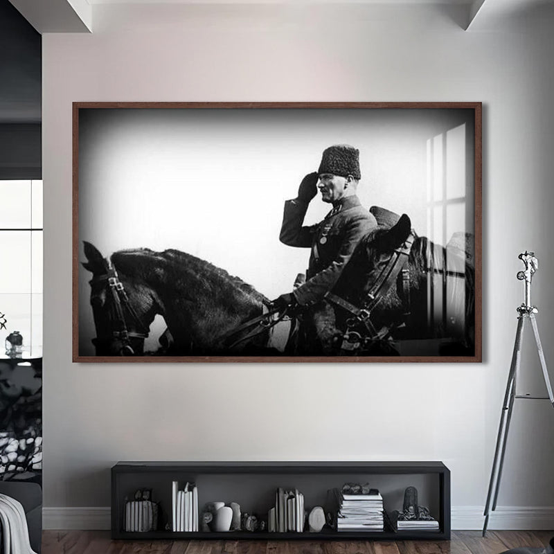 Askeri Selam Atatürk Cam Tablo – Ceviz Çerçeveli Cam Tablo