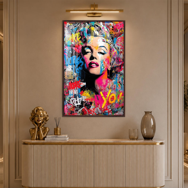 Renkli Graffiti Pop Art Portre Cam Tablo – Ceviz Çerçeveli Cam Tablo