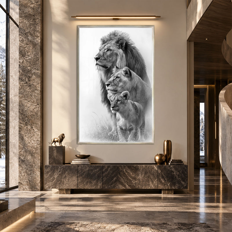 Aslan Ailesi Çizimi Cam Tablo – Gümüş Çerçeveli Cam Tablo