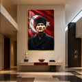 Kalpaklı Atatürk Cam Tablo – Altın Çerçeveli