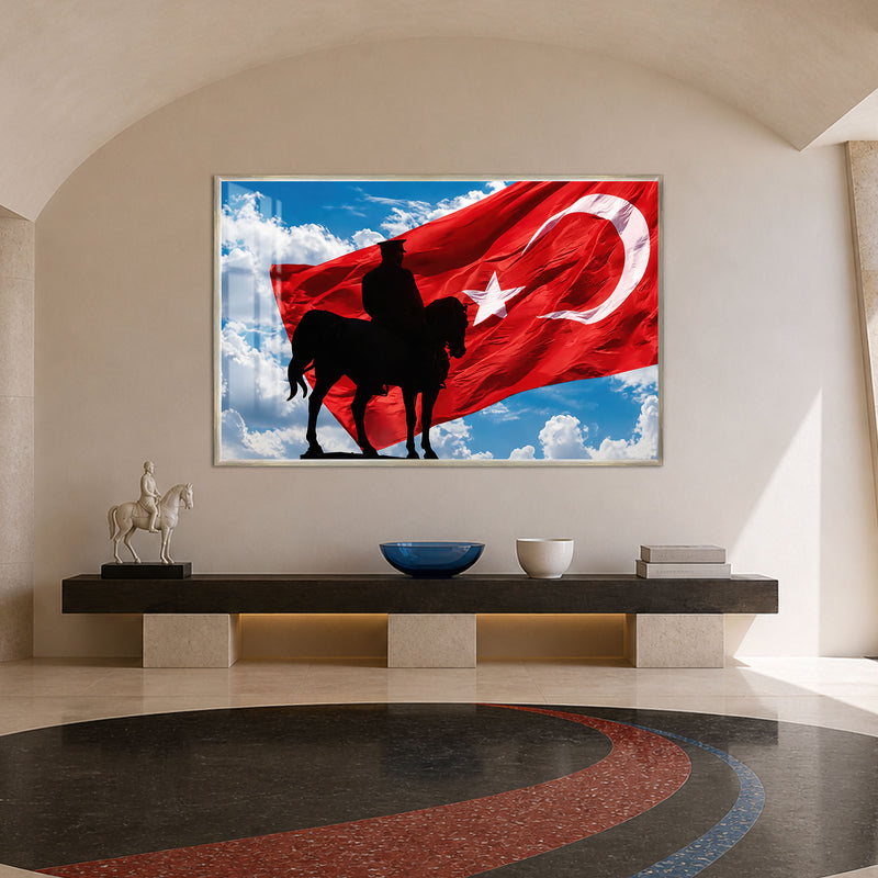 Bayrakta Atlı Atatürk Cam Tablo – Gümüş Çerçeveli