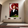 Bayrak Önünde Atatürk Cam Tablo – Gümüş Çerçeveli