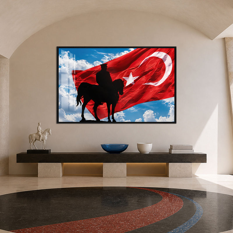 Bayrakta Atlı Atatürk Cam Tablo – Siyah Çerçeveli