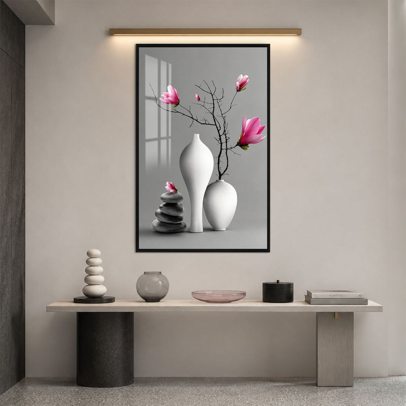 Gri Sessizlikte Pembe Manolyalar Cam Tablo – Siyah Çerçeveli Cam Tablo