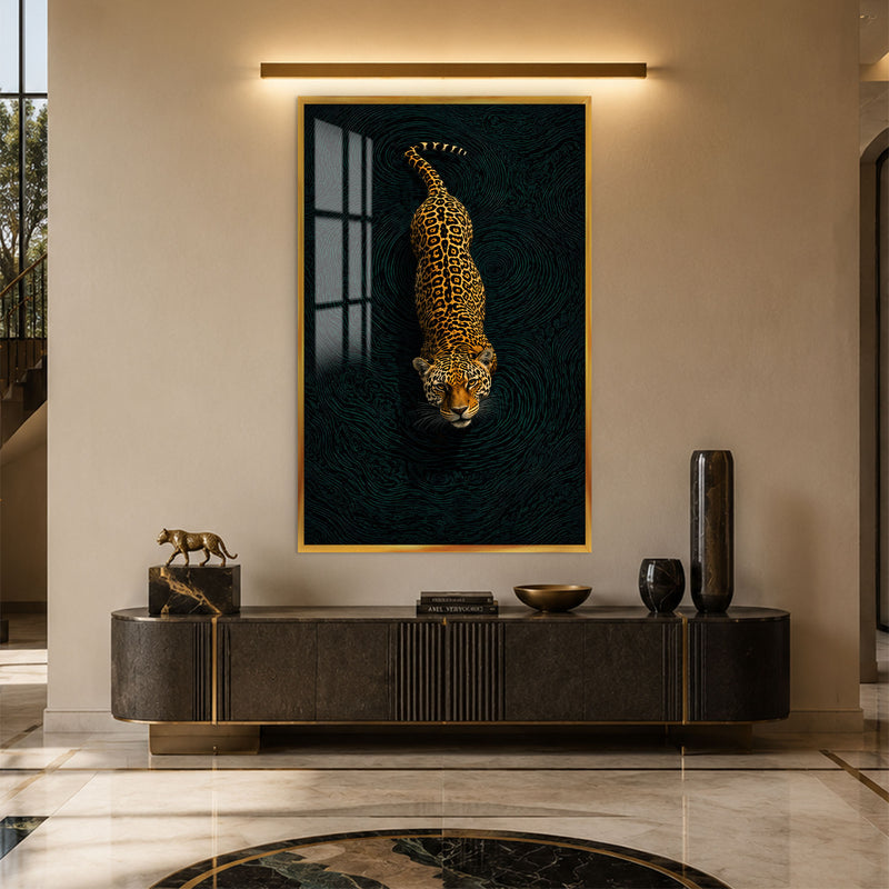 Karanlıkta Leopar Cam Tablo – Altın Çerçeveli Cam Tablo