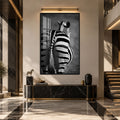 Zebra Sırtı Siyah Beyaz Cam Tablo – Siyah Çerçeveli Cam Tablo