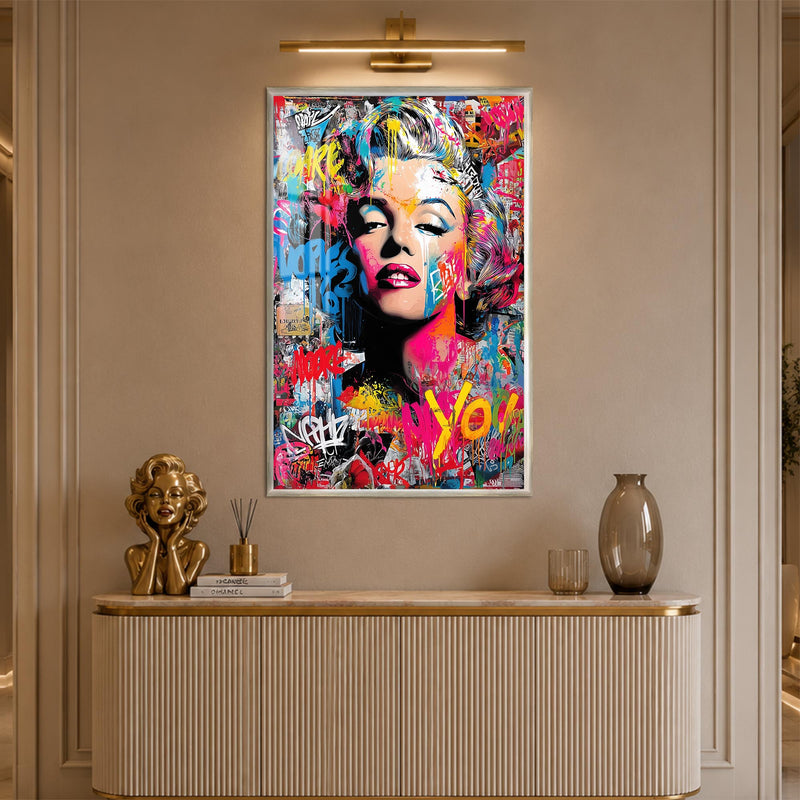 Renkli Graffiti Pop Art Portre Cam Tablo – Gümüş Çerçeveli Cam Tablo