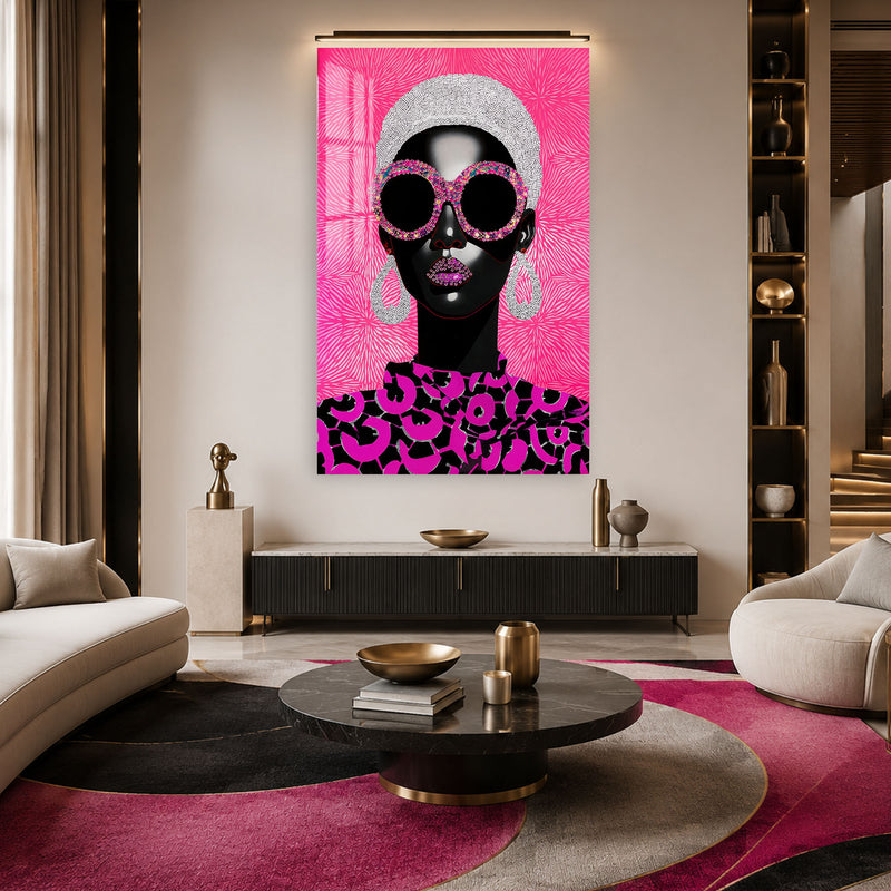 Pembe Fonlu Gözlüklü Kadın Cam Tablo – Cam Tablo